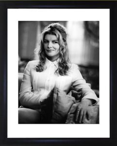 Rene Russo photograph